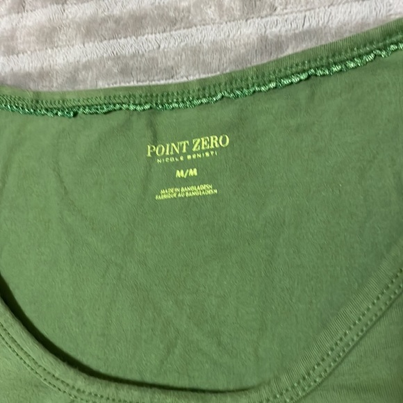 Green short sleeve top - Picture 2 of 2